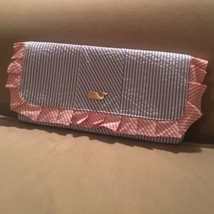 Vineyard vines Seersucker ruffle clutch NWT