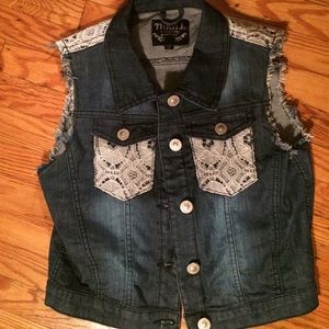 Thrill Jean lace vest
