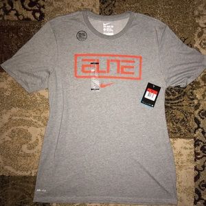 NEW Nike Elite Tee