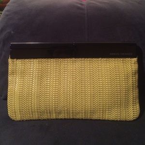 Vibrant clutch