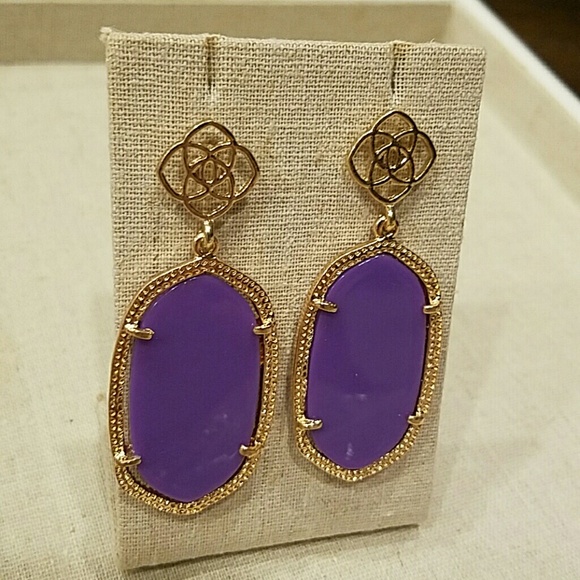 Brand NEW Earrings - Picture 1 of 2