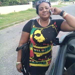 Meet your Posher, Christine