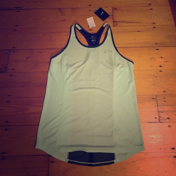 Nike sir fit tank