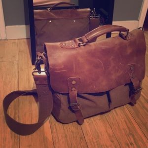 Messenger bag khaki color