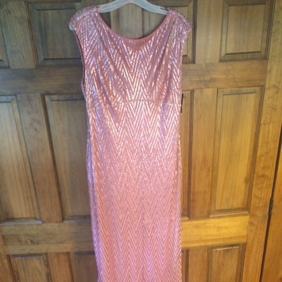 Jessica Simpson sequin gown in "Mesa Rose" - Picture 1 of 4