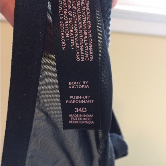 Black lace Victorias Secret push up bra - Picture 3 of 3