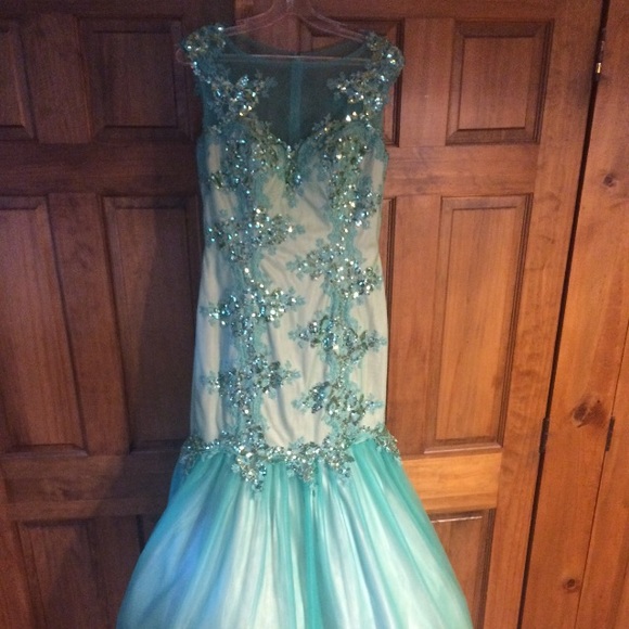 Seafoam green mermaid evening gown - Picture 1 of 3