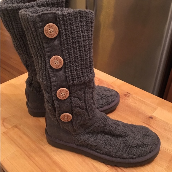 Size 7 gray knitted Uggs. Brand new, never worn!