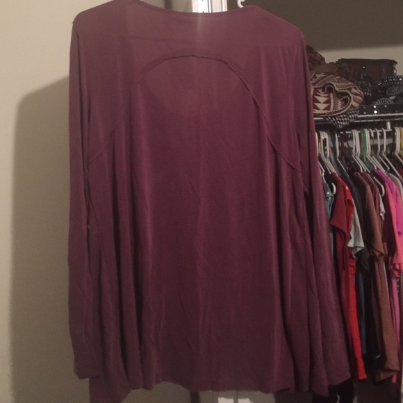 Wine colored shirt - Picture 2 of 2