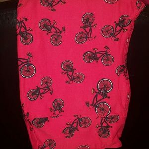 LULAROE OS bicycle leggings SO CUTE.