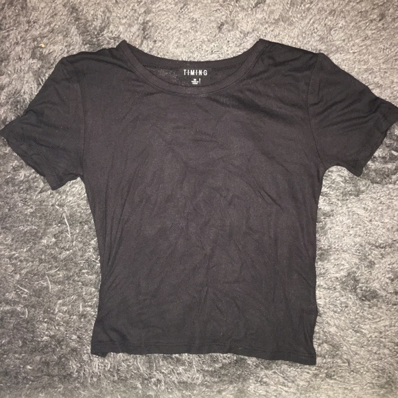 2 Basic Cropped T-Shirts - Picture 3 of 3