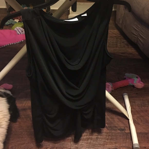 Black sleeveless shirt - Picture 1 of 3