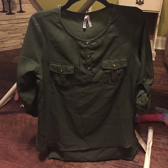 Quarter length shirt - Picture 1 of 1