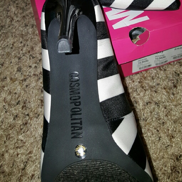 Blk and white strip