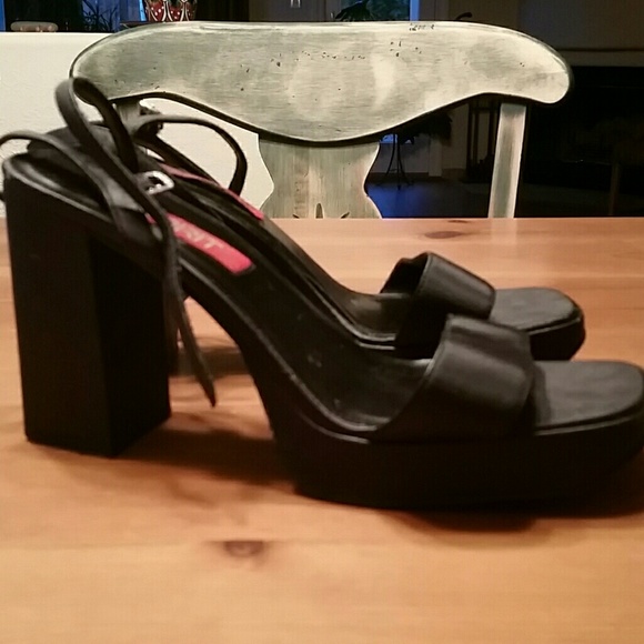 Black, strappy heels