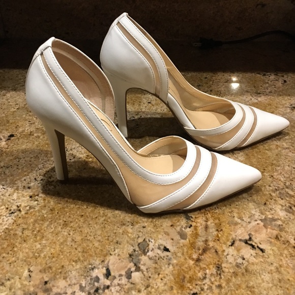 Jessica Simpson White & Mesh pump size 5.5