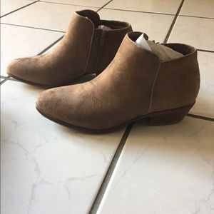 NEW Windsor Tan Booties