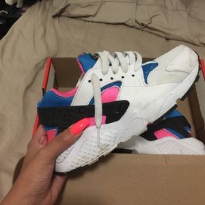 Huaraches by NIKE (pink and blue)