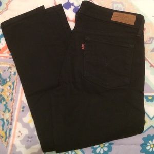 Slight Curve Skinny Levi's