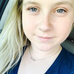 Meet your Posher, Macy