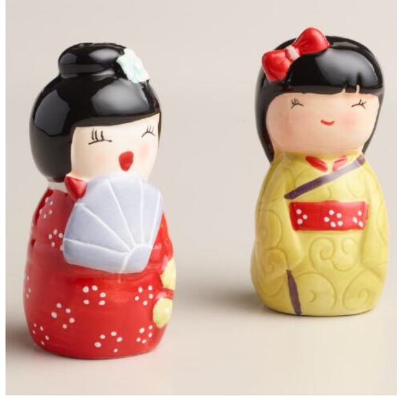 🎎Set of Salt & Pepper Shakers🎎 Brand New in Box
