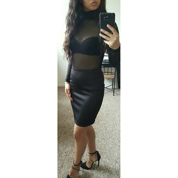 🏷SALE Black Mesh LS Bodysuit - Picture 2 of 3