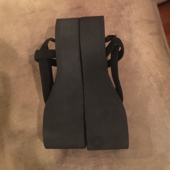 Flip flops - Picture 2 of 2