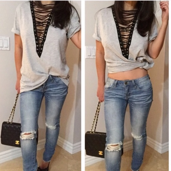 Deep V Criss cross Tee - Picture 3 of 6