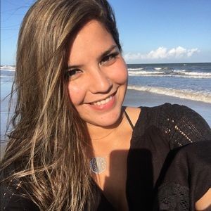 Meet your Posher, Carla