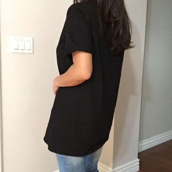 Deep V cross cross Tee - Picture 3 of 4