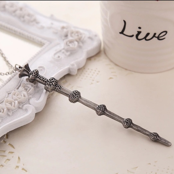 Unique & Playful Harry Potter Wand Necklace (A1) - Picture 2 of 4