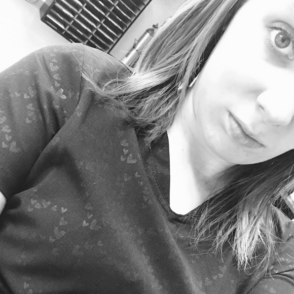 Meet your Posher, Jenna - Picture 2 of 2