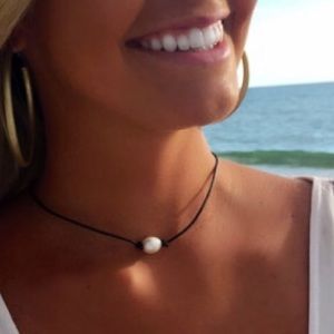 Boho leather pearl necklace