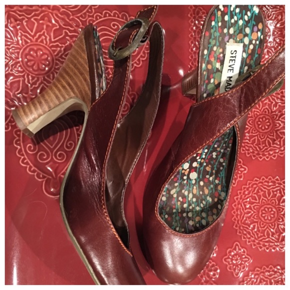 Vintage looking Steve Madden sling backs