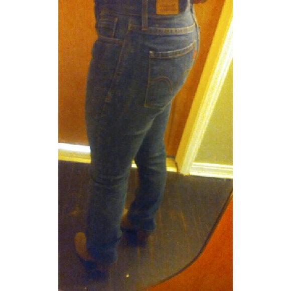 Levis dark denim straight leg jeans