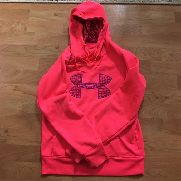 Under Armour sweatshirt