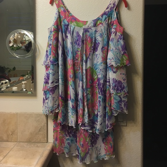 Cold shoulder blouse, floral