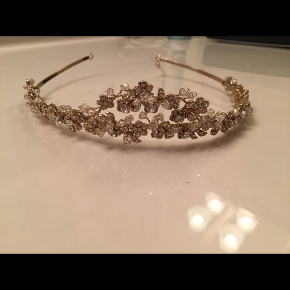 Bridal hair piece tiara