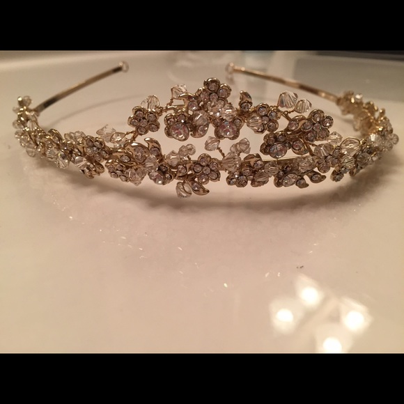 Bridal hair piece tiara