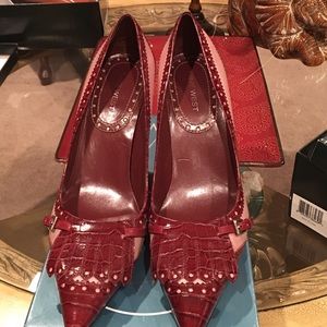 Nine West Crocodile pumps