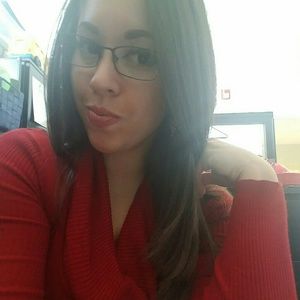 Meet your Posher, Carolina