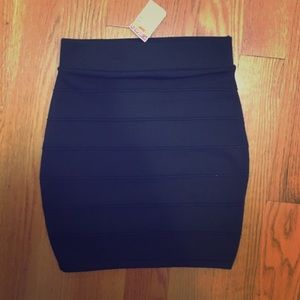 BRAND NEW BLACK body con skirt