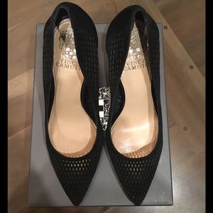 Vince Camuto, Caila