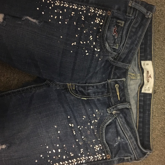 Hollister jeans .