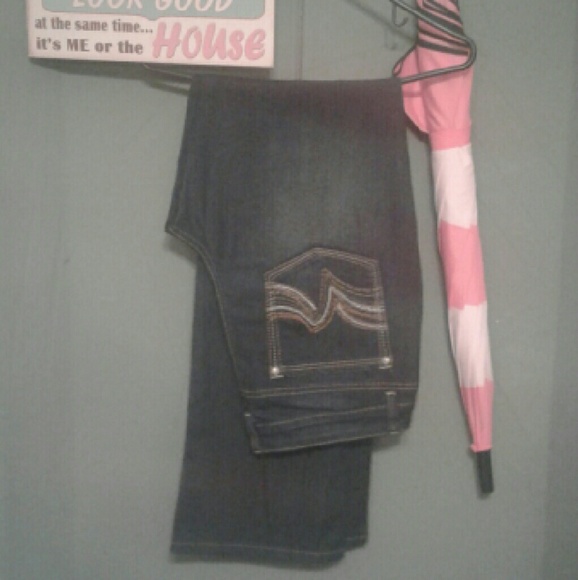 Jeans - Picture 1 of 2