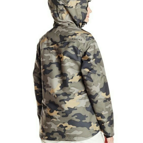 🌲NWT OAKLEY Snowboard camo pull-over - Picture 2 of 5