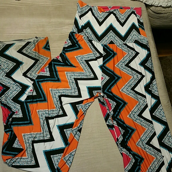 Patterned yoga pants