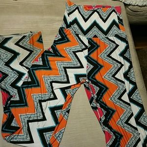 Patterned yoga pants