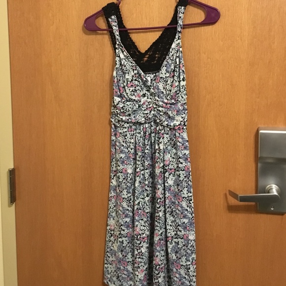 Dress - Picture 1 of 3