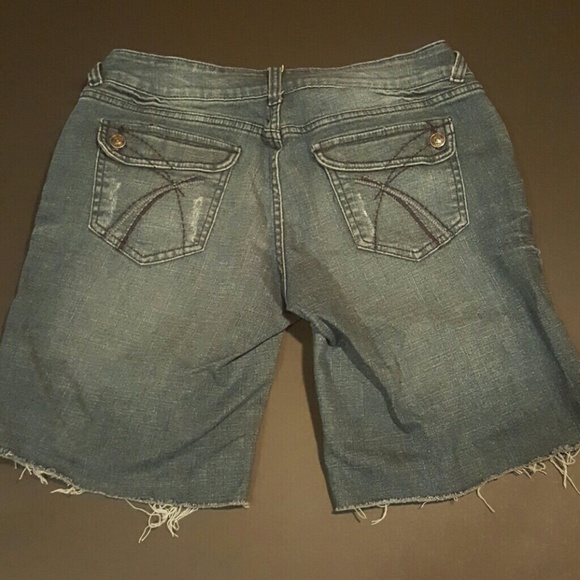 Shorts - Picture 2 of 4